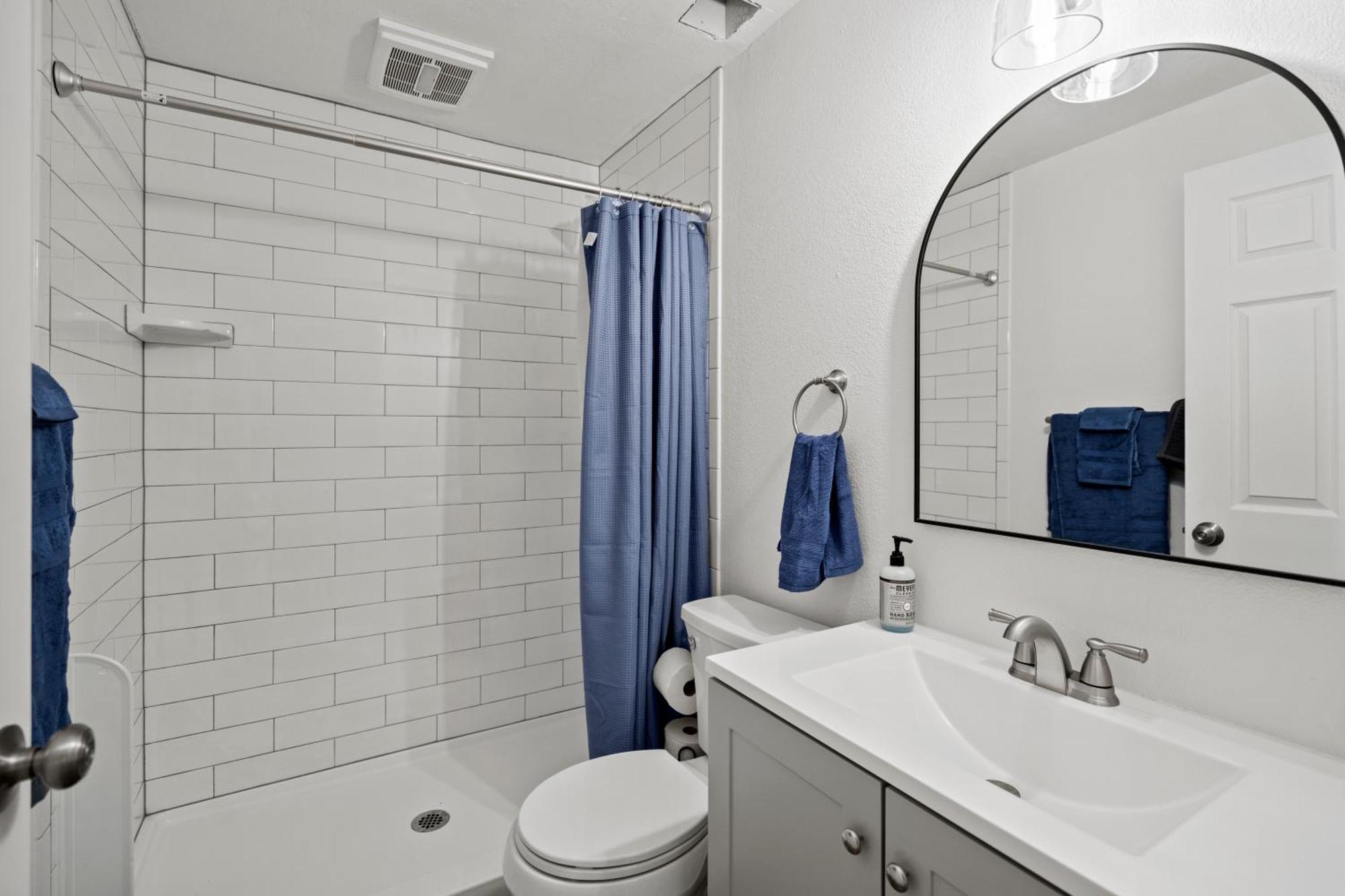 Peach Street Super Suite Медфорд Экстерьер фото
